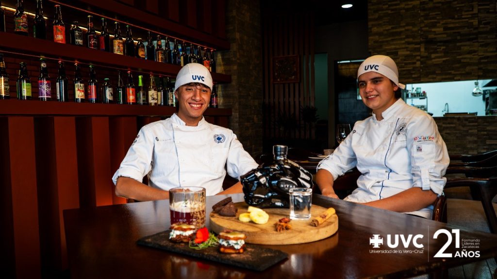 Michelle es estudiante de Gastronomía de UVC, ella transforma la cocina en innovación y desarrollo creativo
