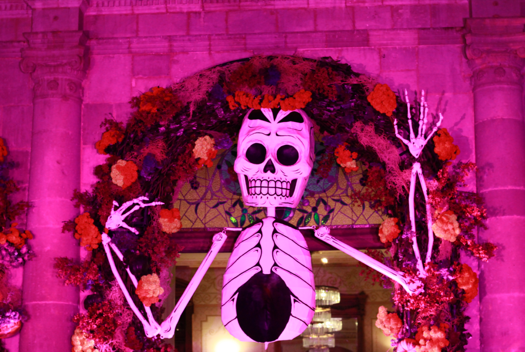 Éxito rotundo de estudiantes de la UVC en la Pasarela “La Catrina se Viste de Cantera, Tradiciones y Leyendas”